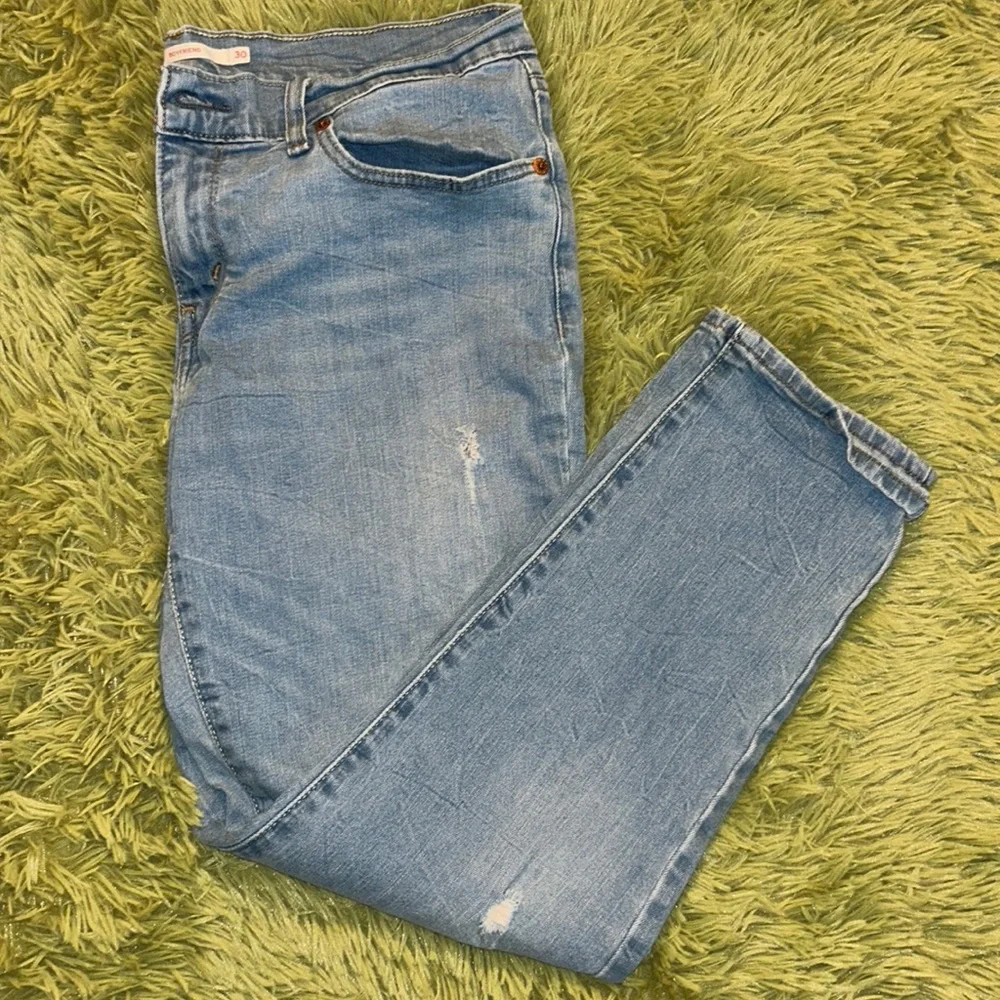 Levi’s Low Rise Boyfriend Jeans - Picture 1 of 6